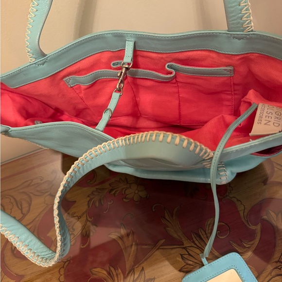 Price Drop: Gorgeous Vintage, NEVER USED Top Quality Turquoise Leather Satchel - Picture 6 of 8